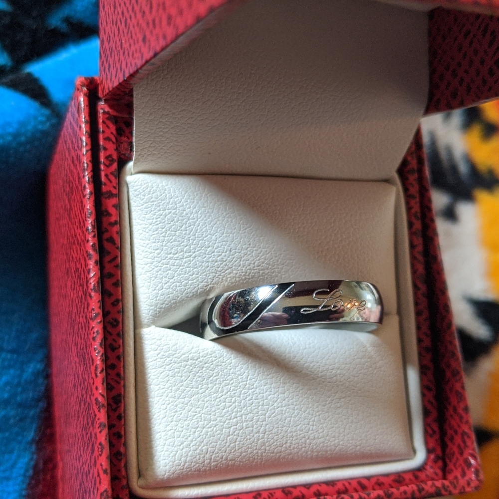 Ring - Picture 2 of 3